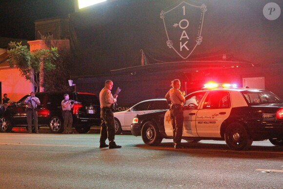La police devant le 1OAK, à Los Angeles, où Suge Knight a reçu plusieurs balles lors d'une soirée pré-MTV Video Music Awards animée par Chris Brown. Le 23 août 2014.