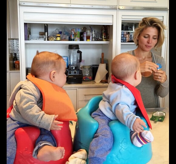 Sur sa page Instagram, Elsa Pataky a ajouté une photo d'elle avec ses jumeaux le 19 février 2015