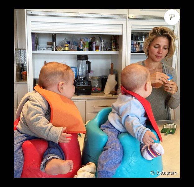 Sur sa page Instagram, Elsa Pataky a ajout&eacute; une photo d'elle avec ses jumeaux le 19 f&eacute;vrier 2015