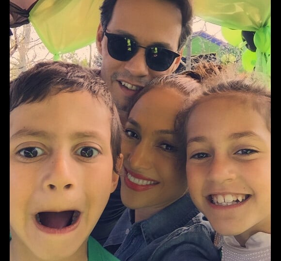 Jennifer Lopez et son ex-mari Marc Antonhy ainsi que leurs jumeaux Max et Emme fêtent tous ensemble le 7ème anniversaire des enfants, le 22 février 2015