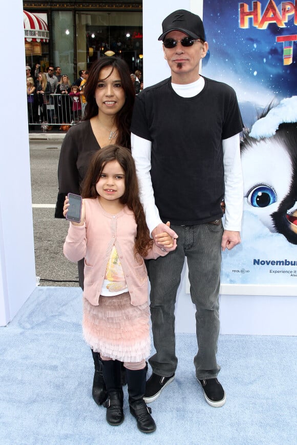Billy Bob Thornton et sa compagne Connie Angland et leur fille Bella lors de l'avant première du film Happy Feet Two à Hollywood, le 13 novembre 2011 