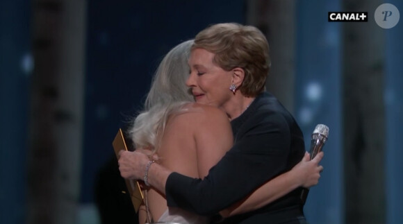 Julie Andrews félicite Lady Gaga pour son medley de La Mélodie du Bonheur.