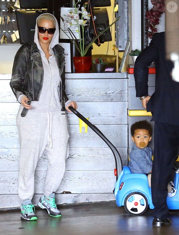 Exclusif - Amber Rose et son fils Sébastian à Los Angeles, le 22 février 2015.