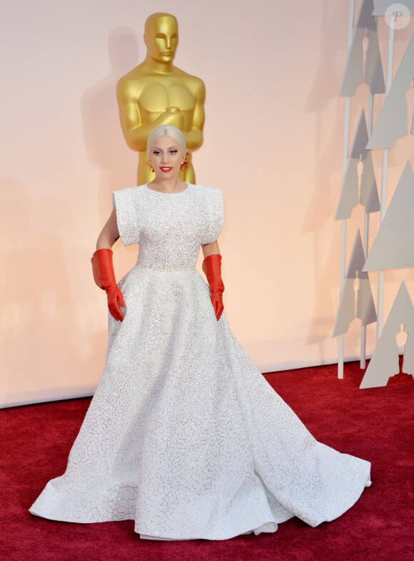 Lady Gaga en Alaïa lors de la 87e cérémonie des Oscars le 22 février 2015
