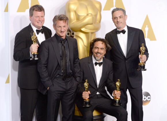 James W. Skotchdopole, Sean Penn, Alejandro G. Inarritu et John Lesher en press room lors de la 87e cérémonie des Oscars à Los Angeles, le 22 février 2015.