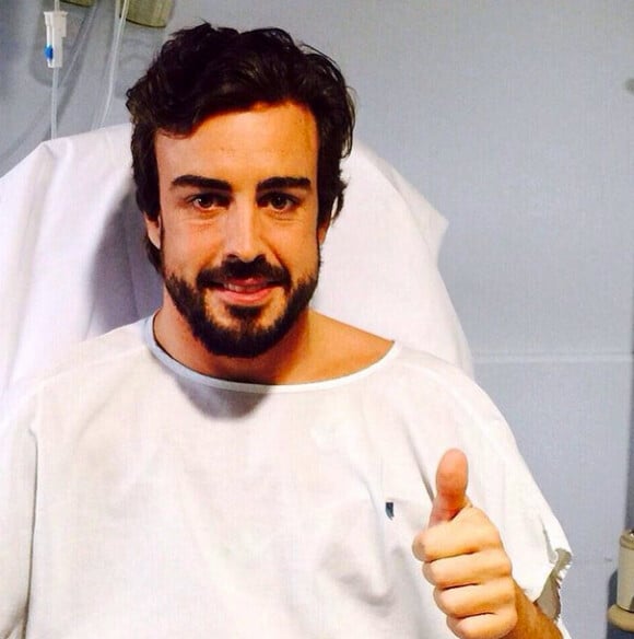 Fernando Alonso à l'hôpital après son accident lors de la séance des essais d'avant-saison près de Barcelone, dimanche 22 février 2015.
