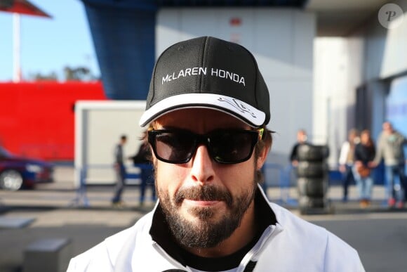 Fernando Alonso teste sa McLaren-Honda sur un circuit espagnol, le 1er février 2015.