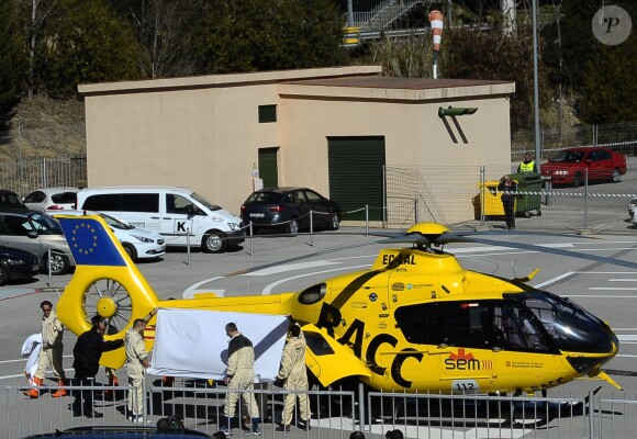 Fernando Alonso (McLaren) a été victime d'une violente sortie de piste, à Montmelo en Espagne le 22 février 2015. Il a été emmené à l'hôpital mais le scanner a démontré qu'il n'était pas blessé avant de sortir trois jours plus tard.