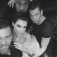 Mert Alas, Kim Kardashian, Kanye West et Marcus Piggott à l'Annabel's. Londres, le 26 février 2015.