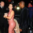 Kim Kardashian et Kanye West arrivent à l'Annabel's pour la soirée d'anniversaire du photographe Mert Alas. Londres, le 26 février 2015.