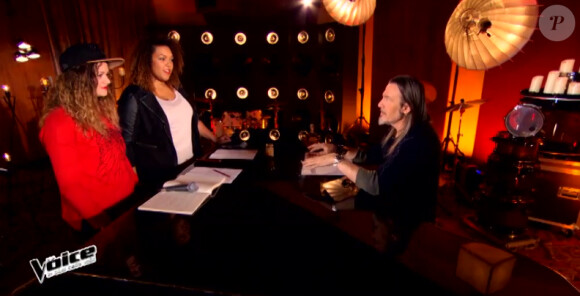 Battle Maliya Jackson et Carol-Anne dans The Voice 4, sur TF1, le samedi 28 février 2015