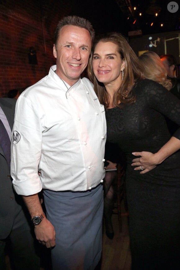Marc Murphy et Brooke Shields  lors de l'événement Chef for Kids Cancer to Benefit Cookies for Kids à New York le 26 février 2015
