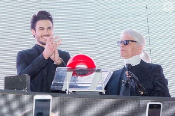 Baptiste Giabiconi et Karl Lagerfeld - Soirée "Giabiconistyle.com opening" au Vip Room à Paris le 28 février 2015