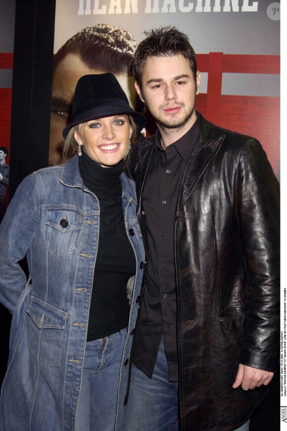 Davina Murphy et Danny Dyer à la première du film Mean Machine à Londres le 19 décembre 2001 