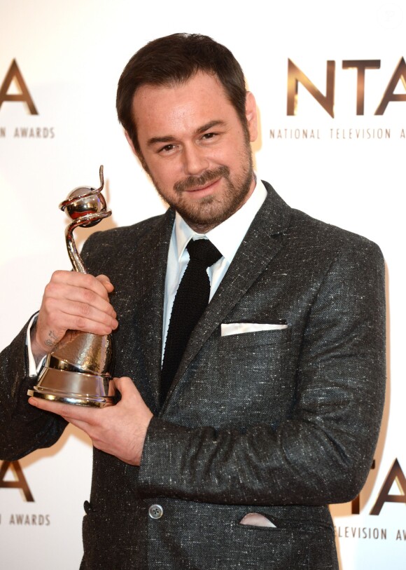 Danny Dyer reçoit l'award du Serial Drama Performance lors des National Television Awards à l'O2 Arena de Londres le 21 janvier 2015