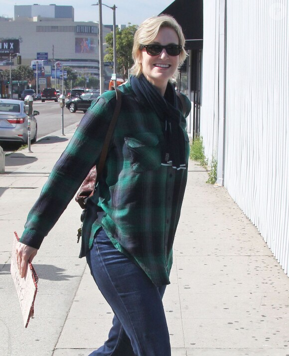 Jane Lynch va déjeuner au restaurant à West Hollywood, le 5 février 2015.