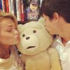 Caroline Receveur embrasse TED avec son fiancé Valentin Lucas à Miami