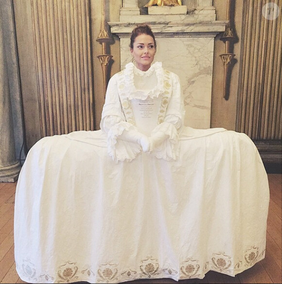Carolien Receveur en reine, au Kensington Palace, le 3 mars 2015.