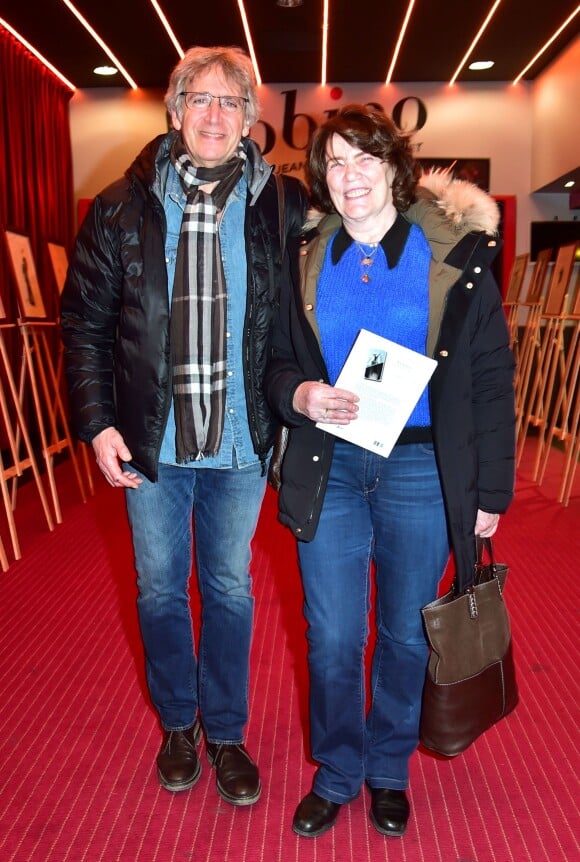 Exclusif - Yves Duteil et sa femme Noëlle au vernissage de l'exposition Barbara, Trait Pour Trait, du dessinateur Guy Papin au Théâtre Bobino à Paris le 2 mars 2015. 