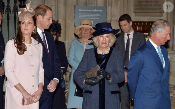 Circulez, y a rien à voir ? Kate Middleton, enceinte, et le prince William, duc et duchesse de Cambridge, assistaient au service organisé à l'abbaye de Westminster pour le Commonwealth Day, le 9 mars 2015 à Londres.