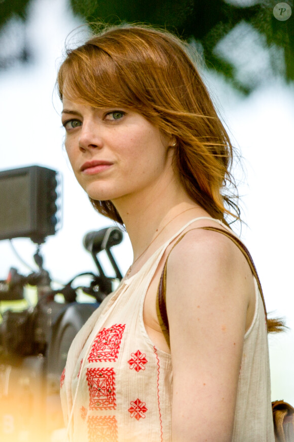 Emma Stone sur le tournage du prochain Woody Allen, Un homme irrationnel, à Newport, Rhode Island, le 6 août 2014.