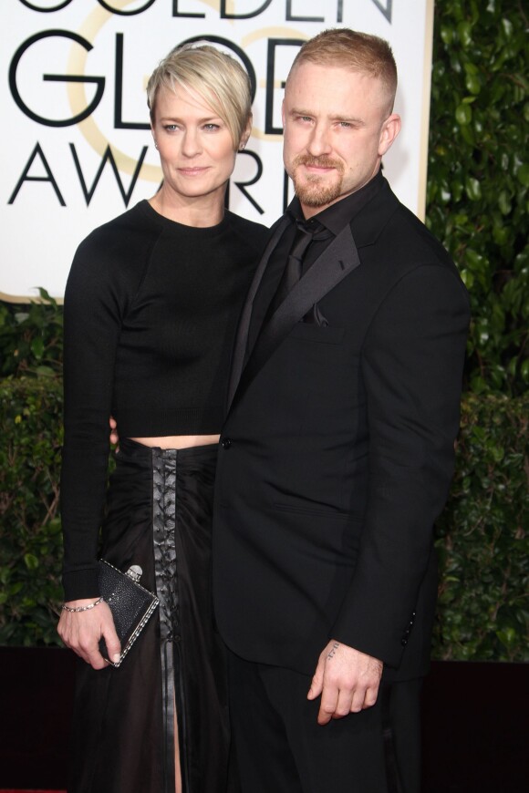 Robin Wright et son fiancé Ben Foster (habillés en Ralph Lauren) aux Golden Globe Awards à Beverly Hills, le 11 janvier 2015.