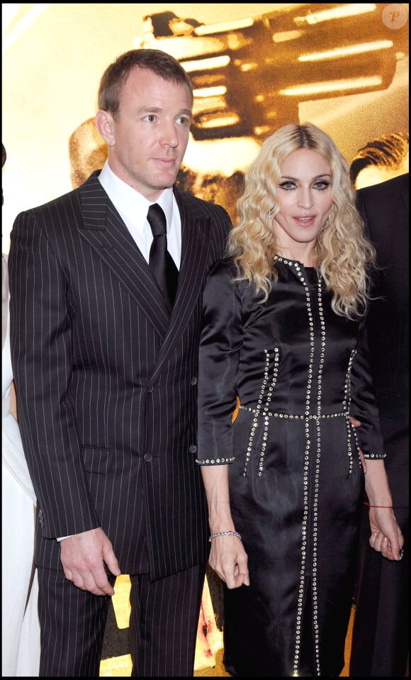 Guy Ritchie et  Madonna assistent à la première de 'RocknRolla' à Londres, le 1er septembre 2008 