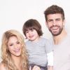 Shakira prend la pose avec son mari Gerard Piqué et leur fils Milan, le 19 janvier 2015