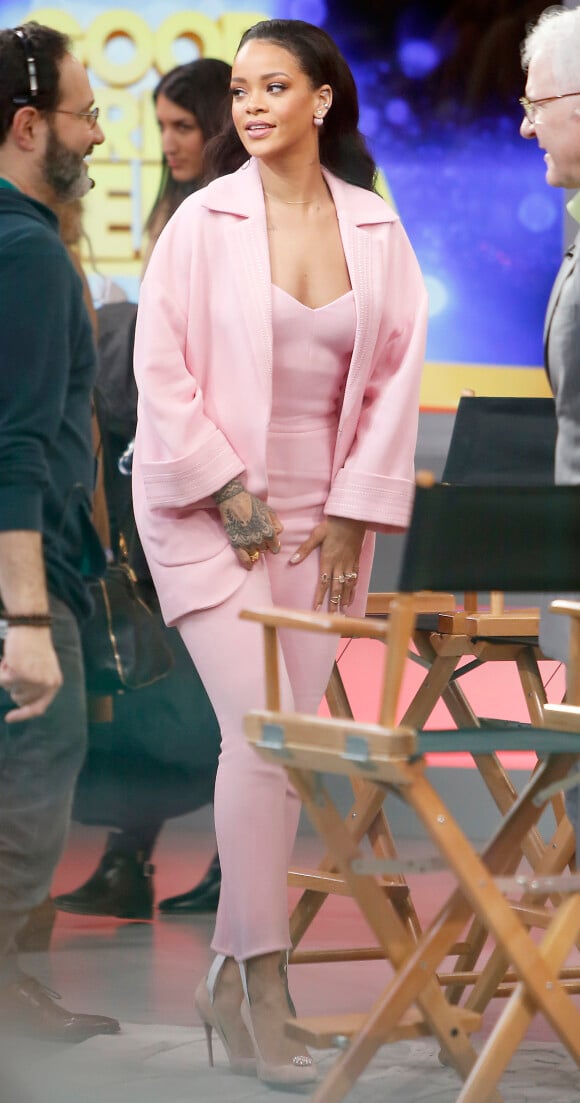 Rihanna sur le plateau de l'émission Good Morning America à New York. Le 13 mars 2015.