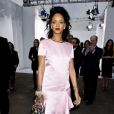 Rihanna assiste au défilé Christian Dior croisière 2015 à Brooklyn. Le 7 mai 2014.