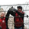 Des barbelés du stade de sport de la maison d'arrêt de Nanterre ont été enlevés à l'initiative d'Ensemble contre la recidive : une première en France. Ce sont Raymond Domenech, Yannick Noah et Djamel Bouras qui ont choisi de participer à cette action, le 10 mars 2015
