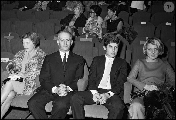 Louis de Funès, son épouse Jeanne et leur fils Olivier lors de la première du film Le gendarme se marie, en 1968