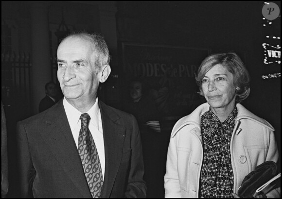 Louis de Funès et son épouse Jeanne lors de la première de la pièce L'autre valse au théâtre des Variétés à Paris le 1er octobre 1976