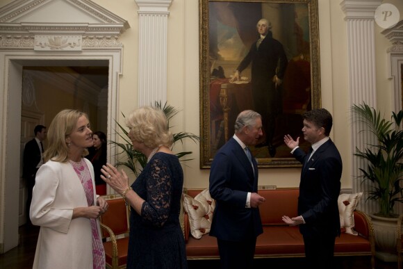 Le prince Charles et Camilla Parker-Bowles ont rencontré l'ambassadeur des Etats-Unis au Royaume-Uni Matthew Barzun et sa femme Brooke Barzun lors d'une soirée donnée en l'honneur des Américains vivant et travaillant au Royaume-Uni à la résidence de l'ambassadeur des Etats-Unis à Londres, le 9 mars 2015.