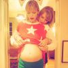 Jaime King a ajouté une photo à son compte Instagram le 2 mars 2015 pour annoncer que Taylor Swift serait la marraine de son deuxième enfant.