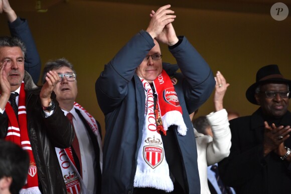 Le prince Albert II de Monaco a pu fêter avec le président de l'AS Monaco Dmitri Rybolovlev la qualification du club pour les quarts de finale de la Ligue des Champions le 17 mars 2015 au terme du huitième de finale retour contre Arsenal, en principauté.