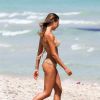 Alessia Tedeschi profite d'un après-midi ensoleillé sur une plage de Miami. Le 17 mars 2015.