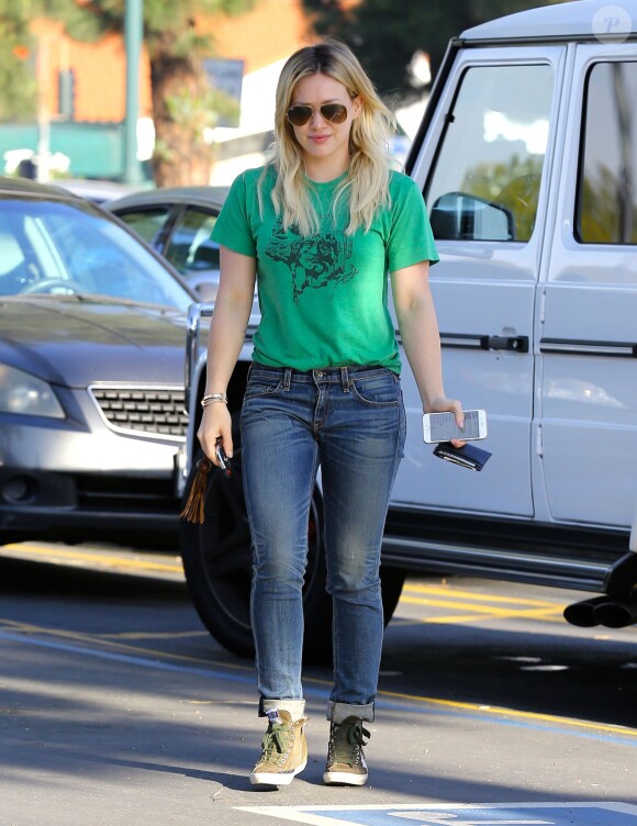 Exclusif - Hilary Duff va faire des courses chez Ralphs à Studio City, le 10 mars 2015.