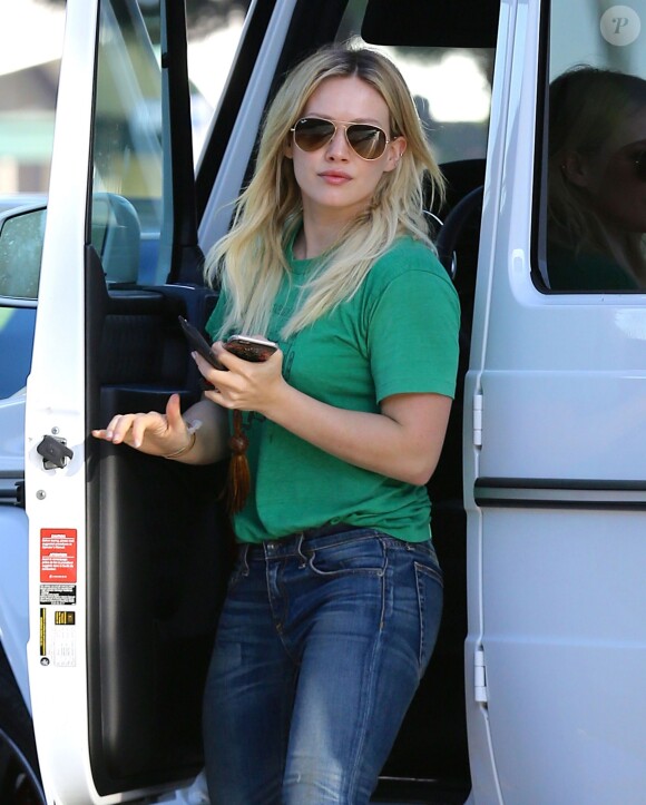 Exclusif - Hilary Duff va faire des courses chez Ralphs à Studio City, le 10 mars 2015. 