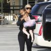 Kim Kardashian dépose sa fille North à sa leçon de danse classique, dans le quartier de Woodland Hills. Los Angeles, le 19 mars 2015.
