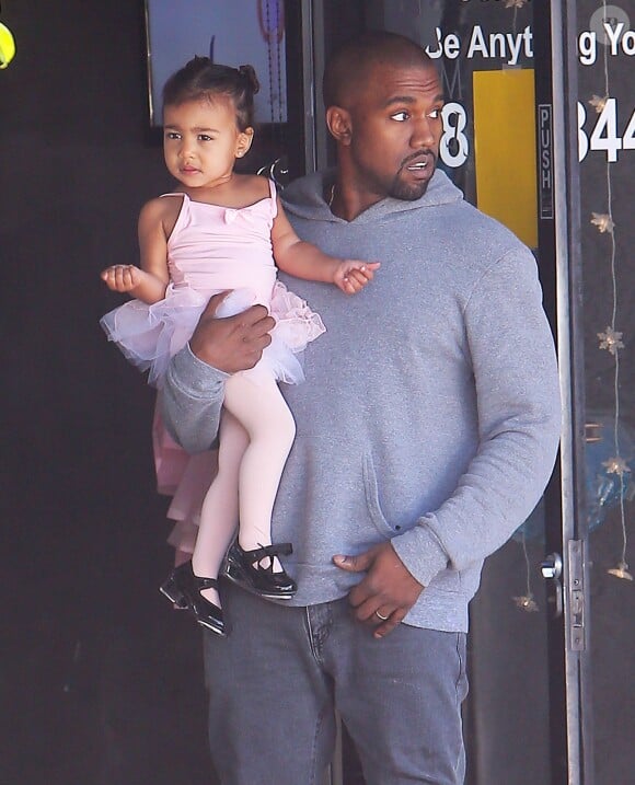 Kanye et North West quittent un studio de danse classique à Woodland Hills. Los Angeles, le 19 mars 2015.
