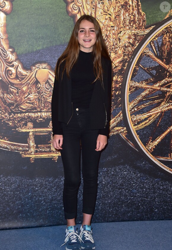 Danaé (de la chaîne YouTube Danaé Makeup) assiste à l'avant-première du film Cendrillon au Grand Rex à Paris le 22 mars 2015.