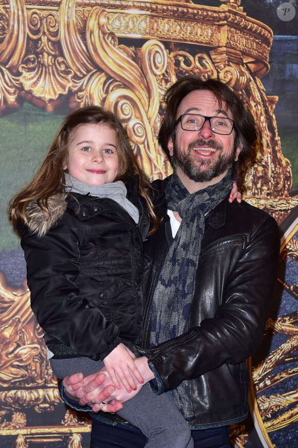 Alex Jaffray et sa fille assistent à l'avant-première du film Cendrillon au Grand Rex à Paris le 22 mars 2015.