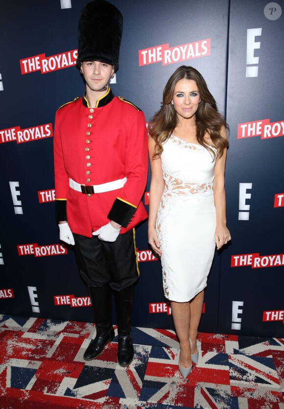 Liz Hurley (Elizabeth Hurley) lors de l'avant-première de la série télévisée "The Royals" à New York, le 9 mars 2015.
