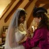 Lucie Lucas, sublime en robe de mariée, et Victoria Abril dans l'épisode final de la saison 5 de Clem "Ça y est je marie ma fille", le lundi 30 mars 2015 sur TF1