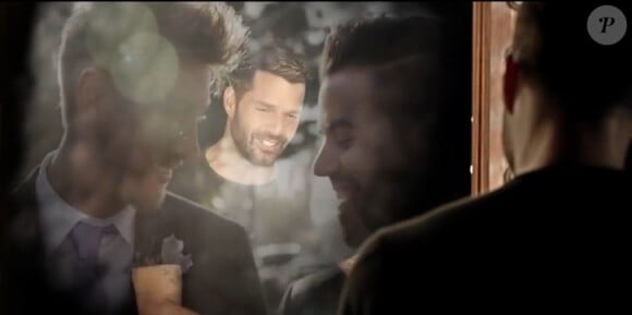 Le chanteur Ricky Martin dans le clip de Disparo al Corazón