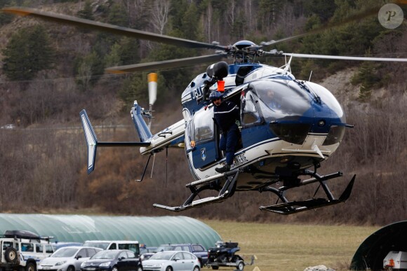 Les hélicoptères de la sécurité civile à Seyne les Alpes suite au crash de l'airbus A320 de Germanwings le 24 mars 2015 