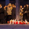 Membres de l'équipage de chez Germanwings et Lufthansa rendent hommage à leur collegues disparus, à Cologne le 24 mars 2015 