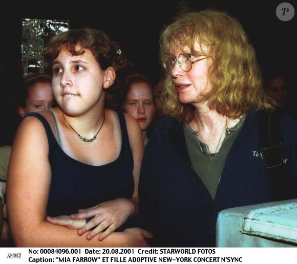 Mia Farrow et Dylan, sa fille adoptive, en 2001
