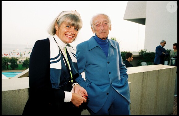 Le commandant Jacques-Yves Cousteau et sa femme à Cannes en 1995
